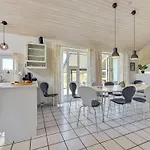 Faina - 100m From The Sea By Interhome